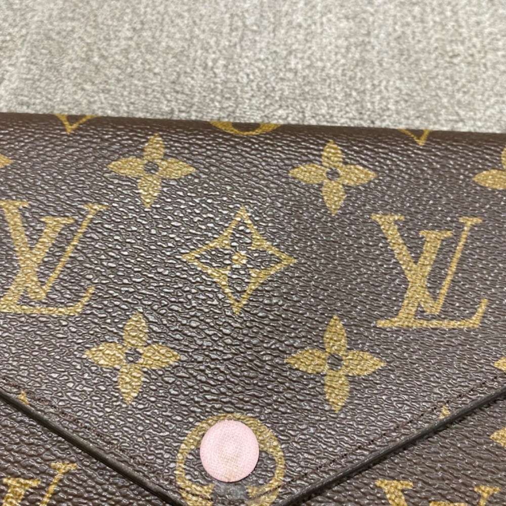 Louis Vuitton Wallet - Picture 4 of 4